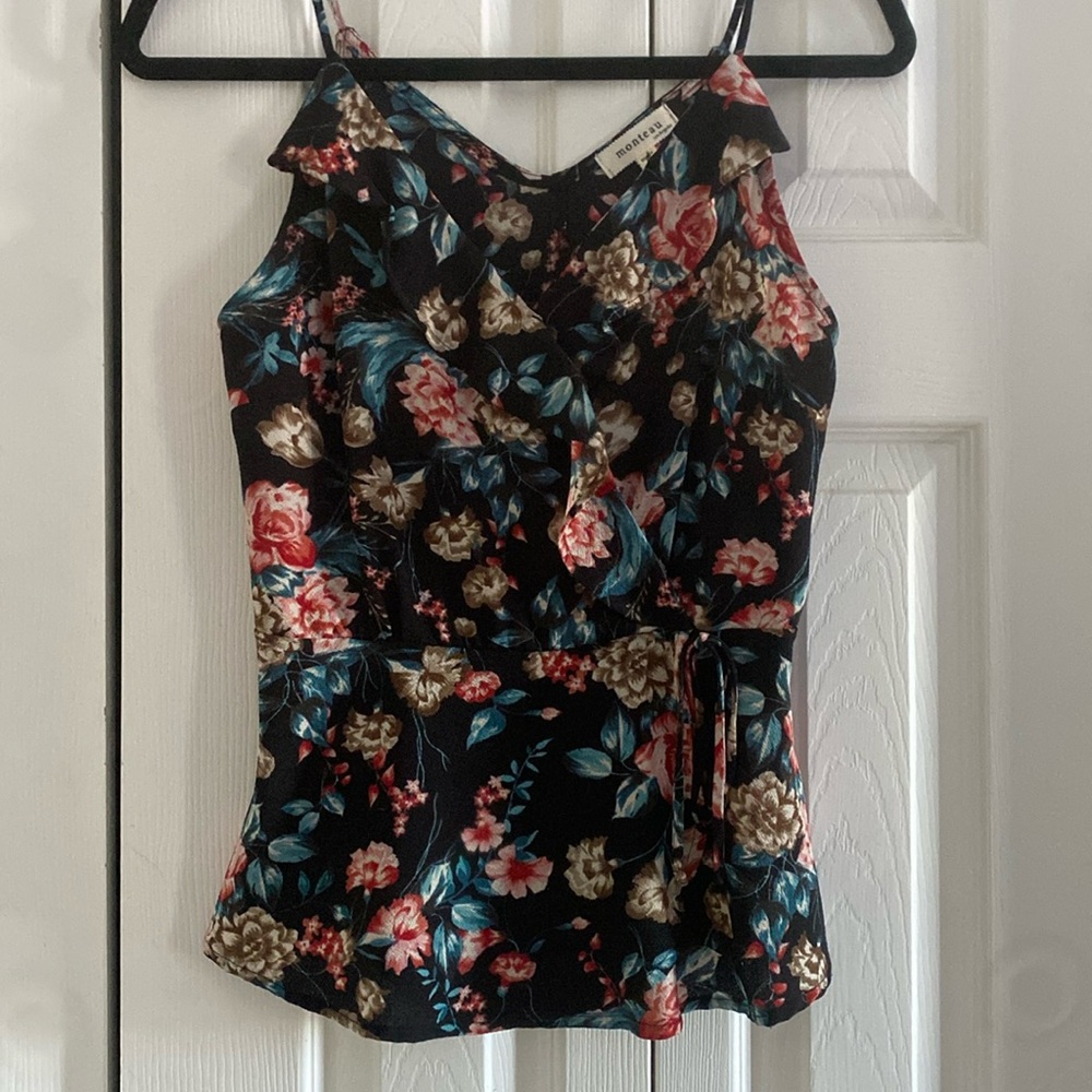 Floral sleeveless top